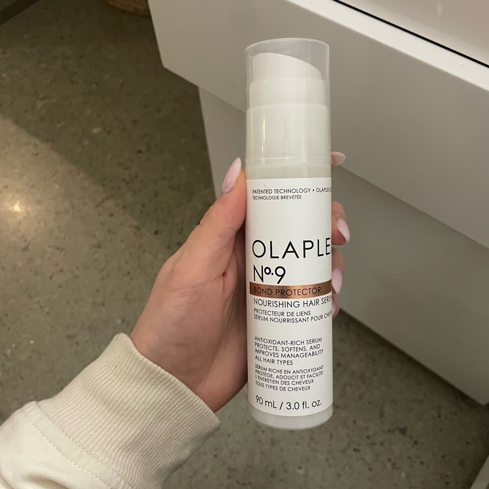 OLAPLEX No.9 Nourishing Hair Serum — White & Gold Accents
